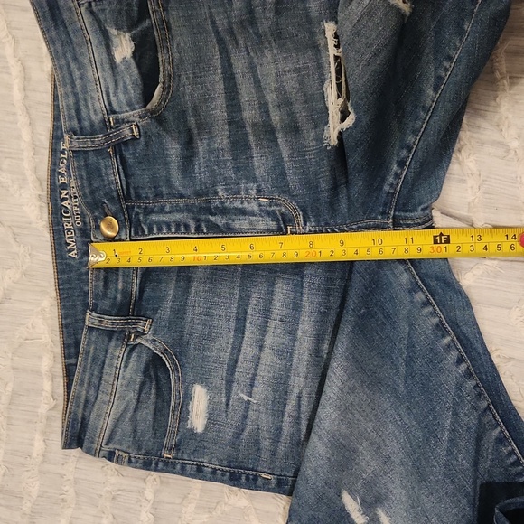 Medium wash high rise, distressed American Eagle jegging jeans size 14! - Picture 9 of 10